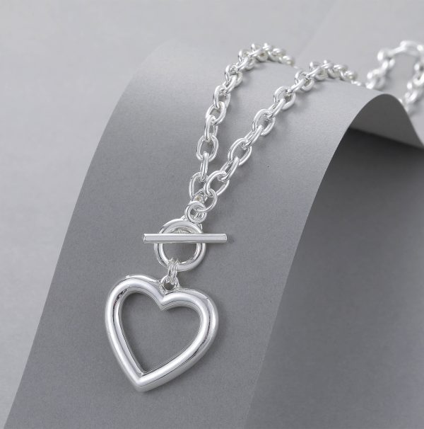 Heart pendant chain necklace