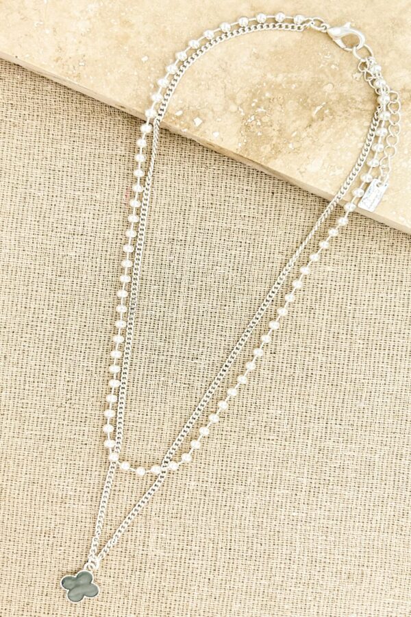 Double layer necklace with clover pendant