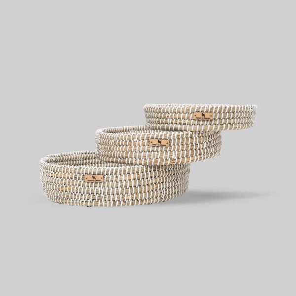 Round Seagrass Serving Tray with Handles - Image 2