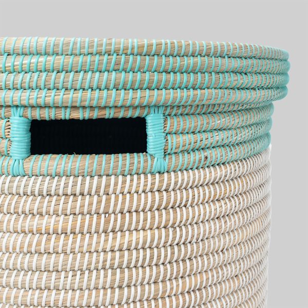 Handcrafted Natural Straw Laundry Basket with Flat Lid - Image 2